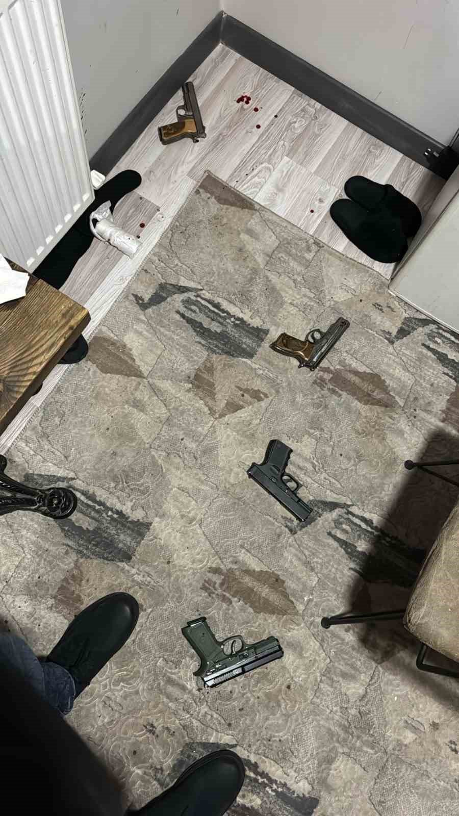 Silahla kendini vurdu, polis kan izlerini takip edip oyununu bozdu