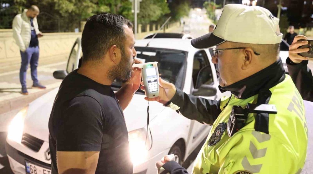 “Alkol yok ki baba” dedi, hem 2.37 promil alkollü hem de ehliyetsiz çıktı