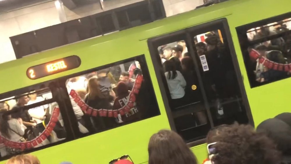 Metro vagonunu ringe çevirdiler