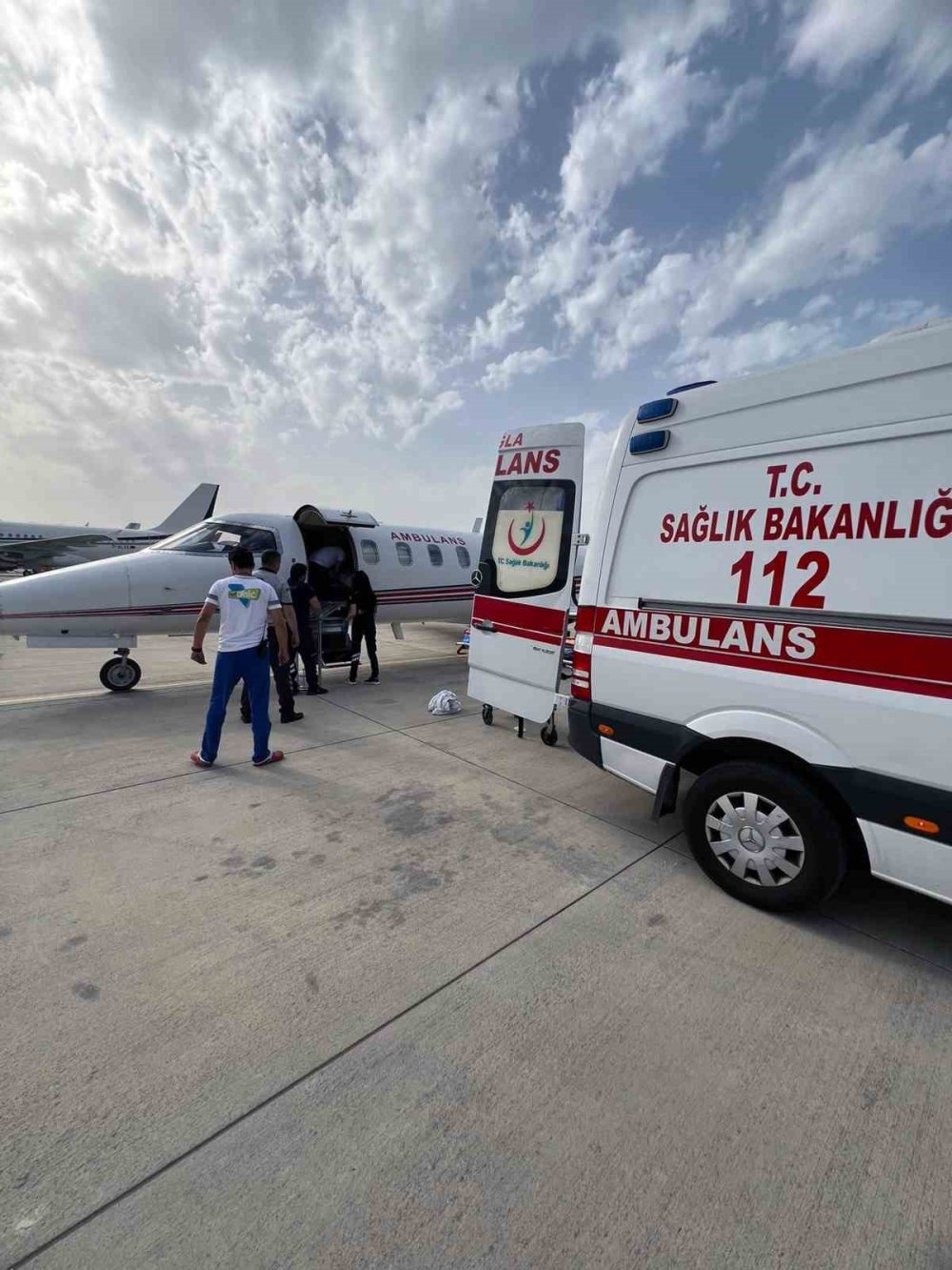 17 yaşındaki genç uçak ambulans ile İstanbul’a sevk edildi