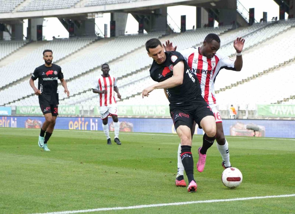 Fatih Karagümrük Süper Lig'e galibiyetle veda etti