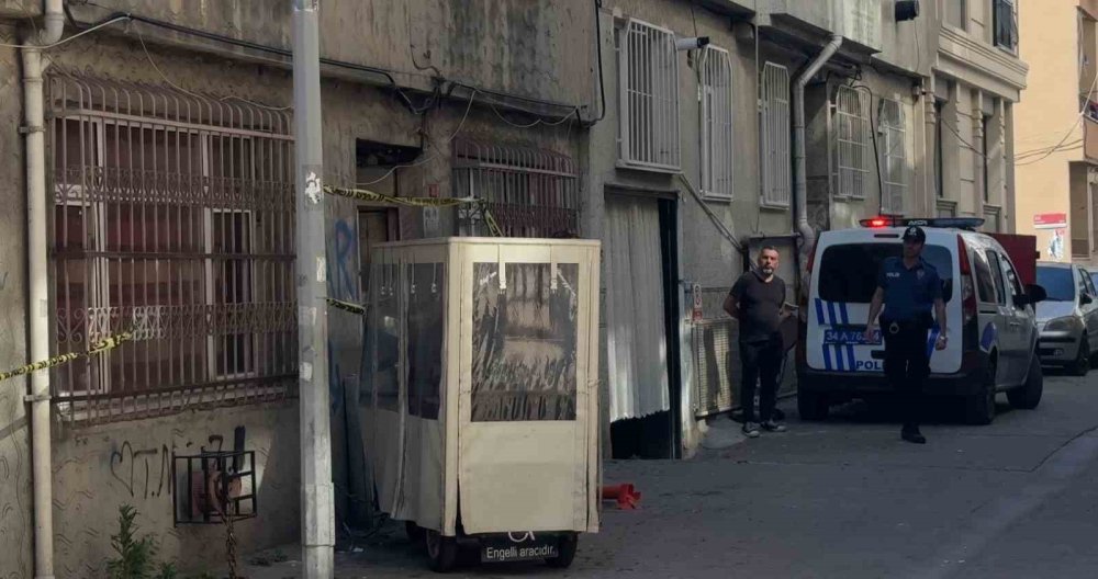 İstanbul'da baba cinnet geçirdi, eşini ve kızını öldürdü