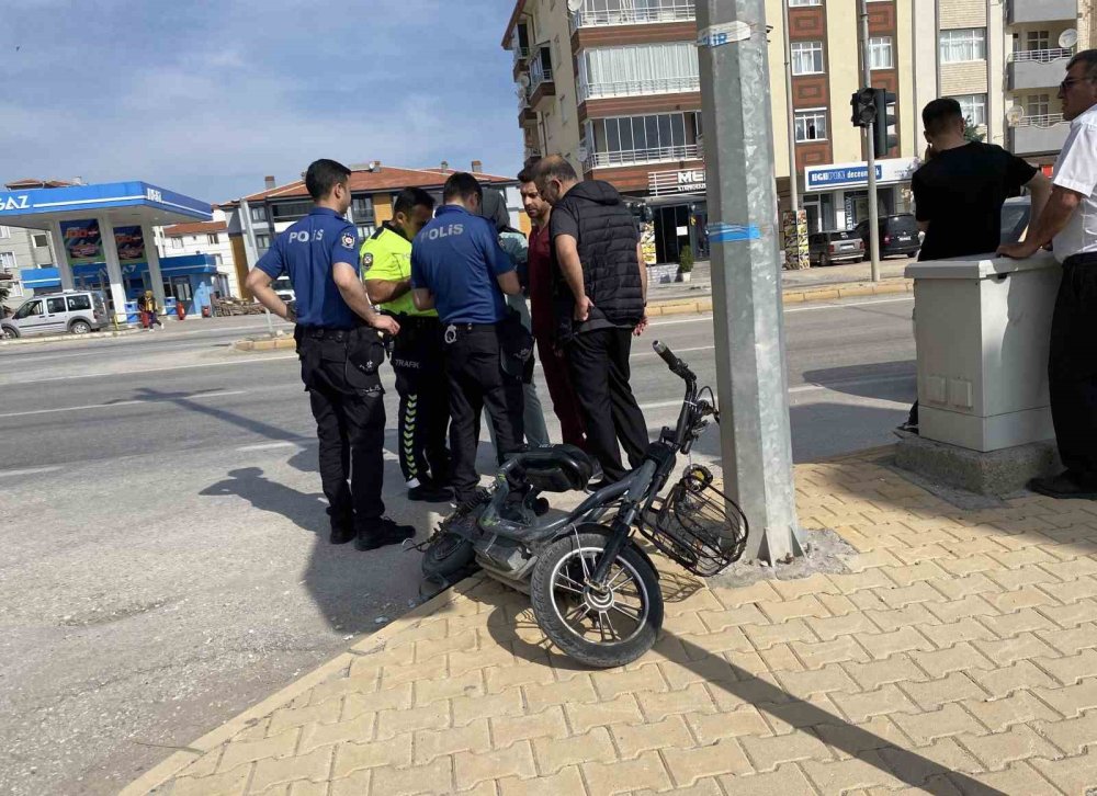 Konya'da otomobil ile bisiklet çarpıştı, sürücü ağır yaralandı