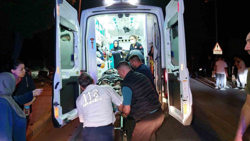 Samsun’da motosiklet ile otomobil çarpıştı: 1’i ağır 2 yaralı