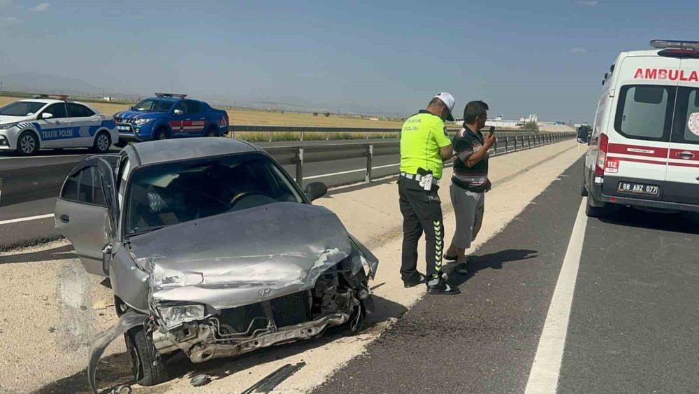 Tatile giden aile Aksaray-Konya Kara yolunda kaza yaptı: 3 yaralı