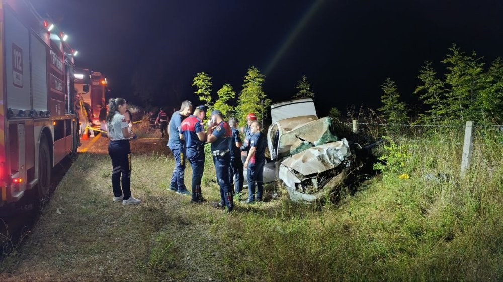 Sakarya’da otomobil taklalar atarak hurdaya döndü! 24 yaşındaki genç öldü