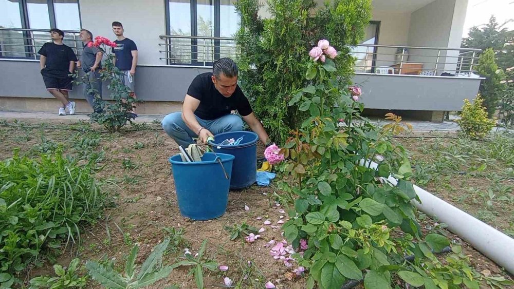 Konya'da vincin zinciri koptu! İşçi yaralandı