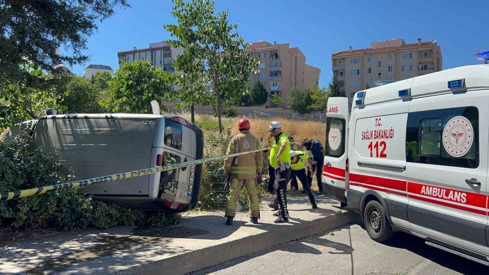 Kaldırımda yürüyen yaya ezildi!