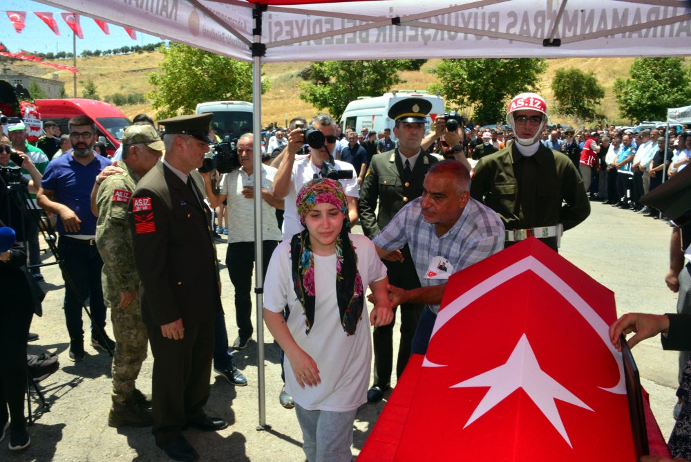 Pençe-Kilit şehidi, son yolculuğuna uğurlandı