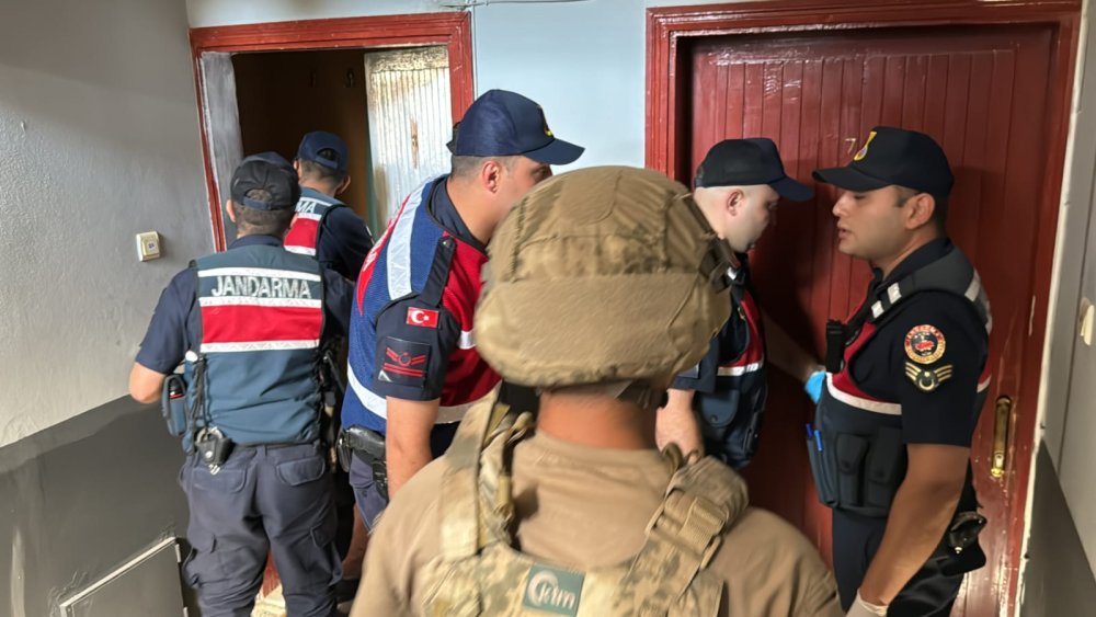 Sakarya'da göçmen kaçakçılarına operasyon; 21 gözaltı