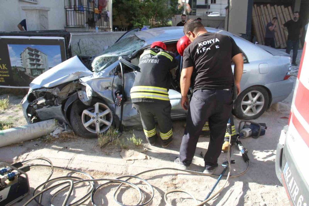 Konya’da işçi servisi ile otomobil çarpıştı! Yaralılar var