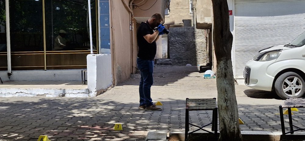 Husumetlisi tarafından tabanca ile vuruldu