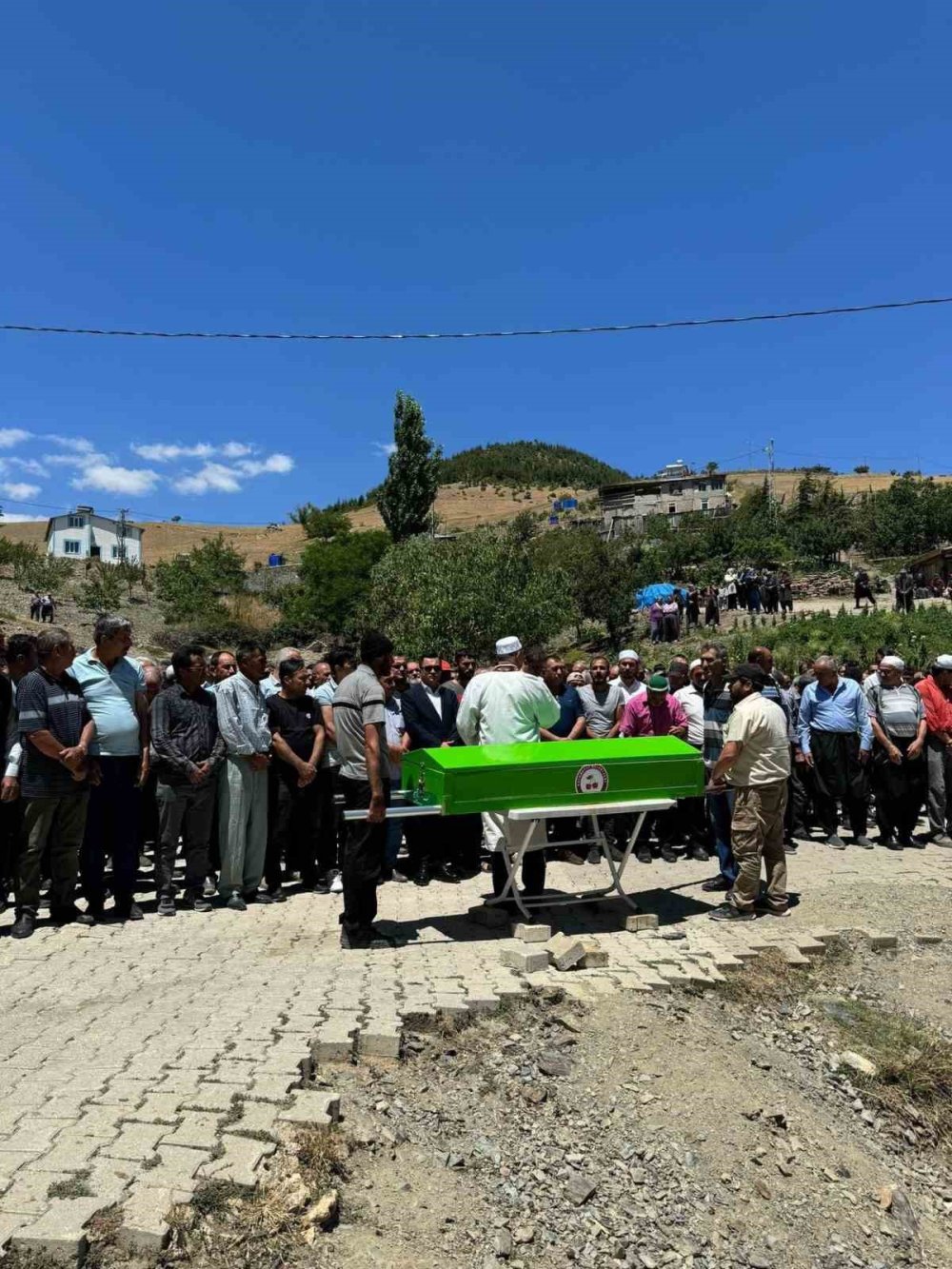 Adana'daki muhtar hayatını kaybetti, mahalle yasa boğuldu