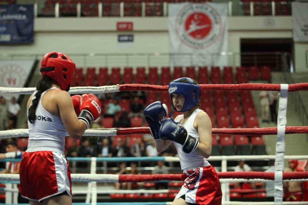 Konya’da 8 bin kick boksçu mücadele ediyor