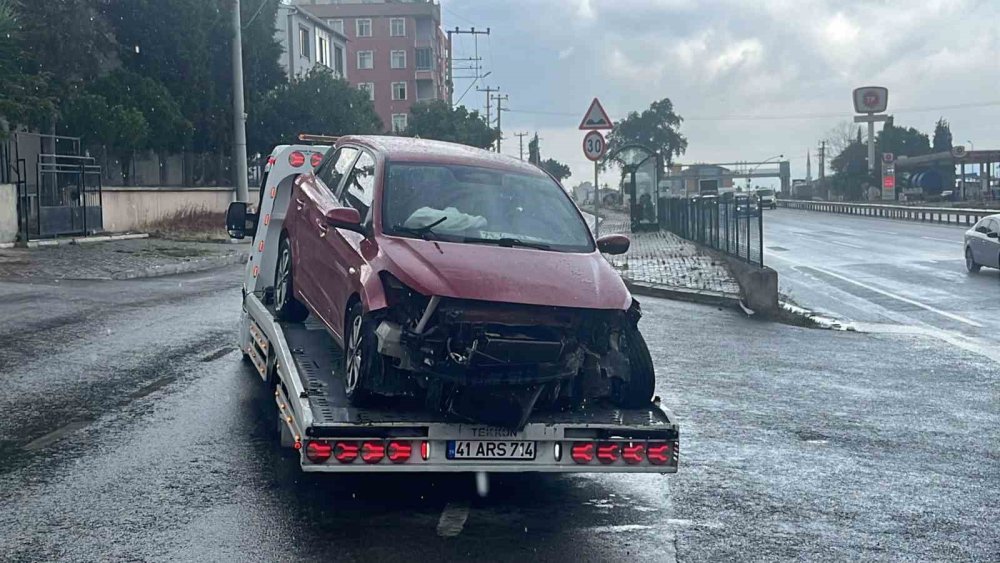 Düğüne saatler kala gelin ve damat kaza yaptı: 5 yaralı