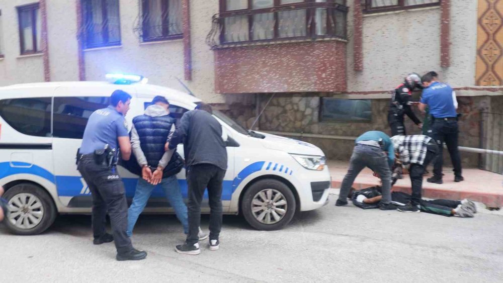 Gençlerin kavgası kanlı bitti