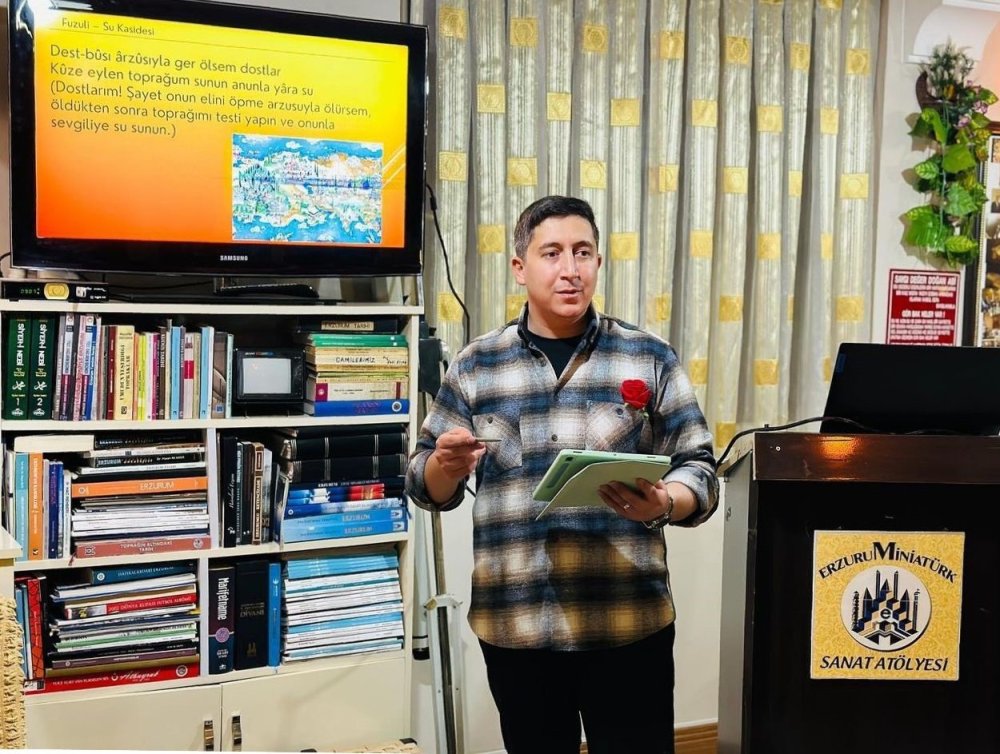Kitap durağı, ilgi odağı oldu