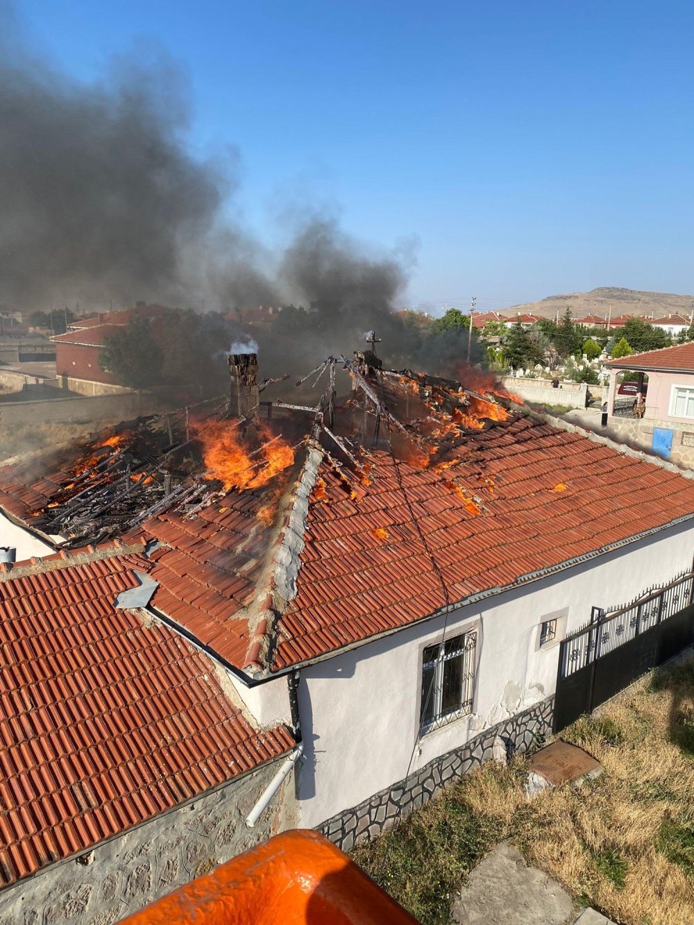 Konya'da ölü bulunan kadın toprağa verildi!