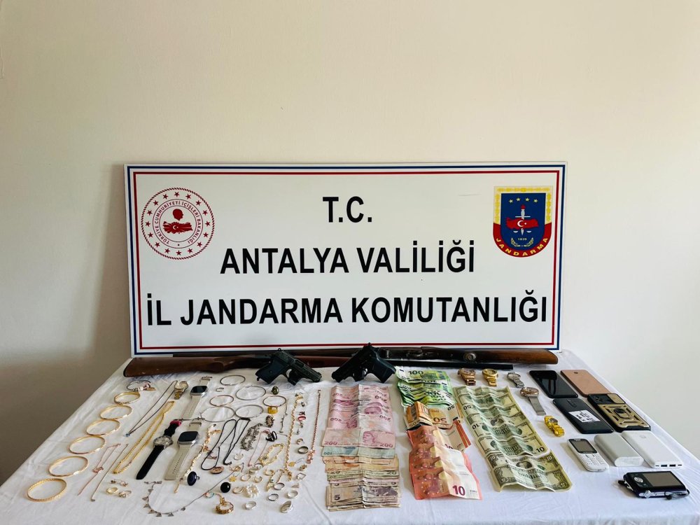 Sahte MİT görevlisini jandarma yakaladı