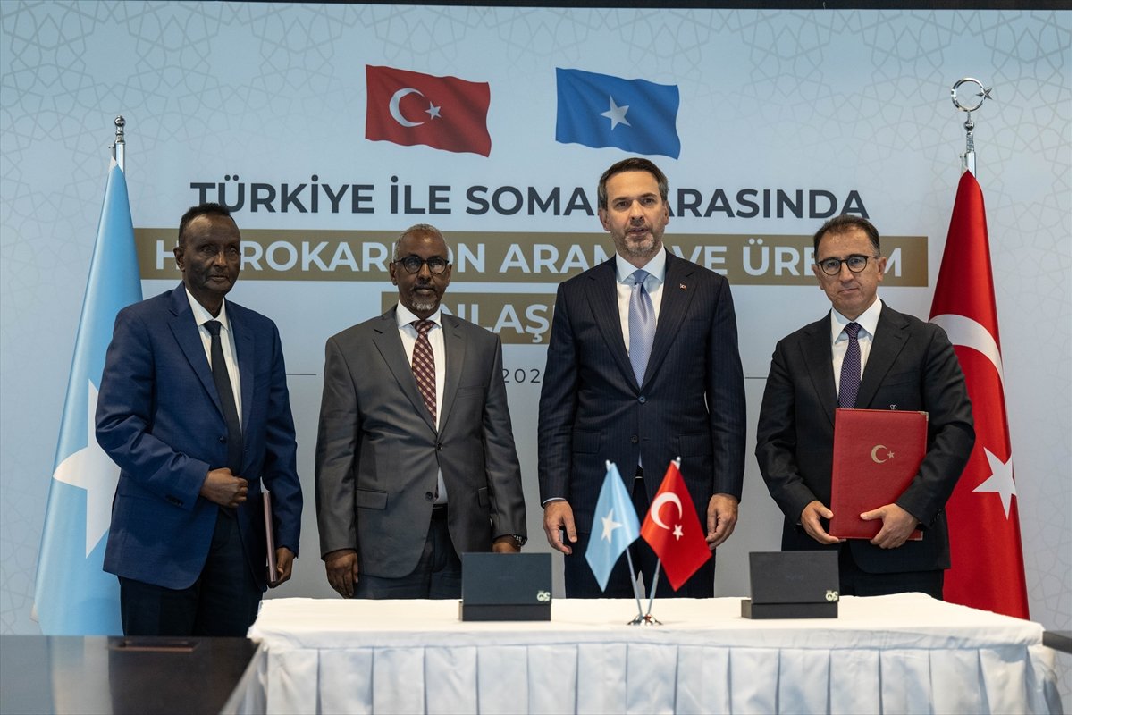 son-dakika-oruc-reis-sismik-arastirma-gemisi-somali-yolcusu-001.jpg