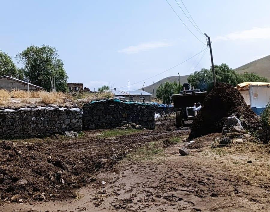 Van'da sel sonrası temizlik ve hasar tespiti