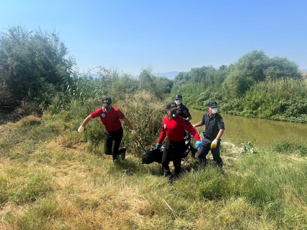 Nehirde akıntıyla sürüklenen çobanın cansız bedeni bulundu