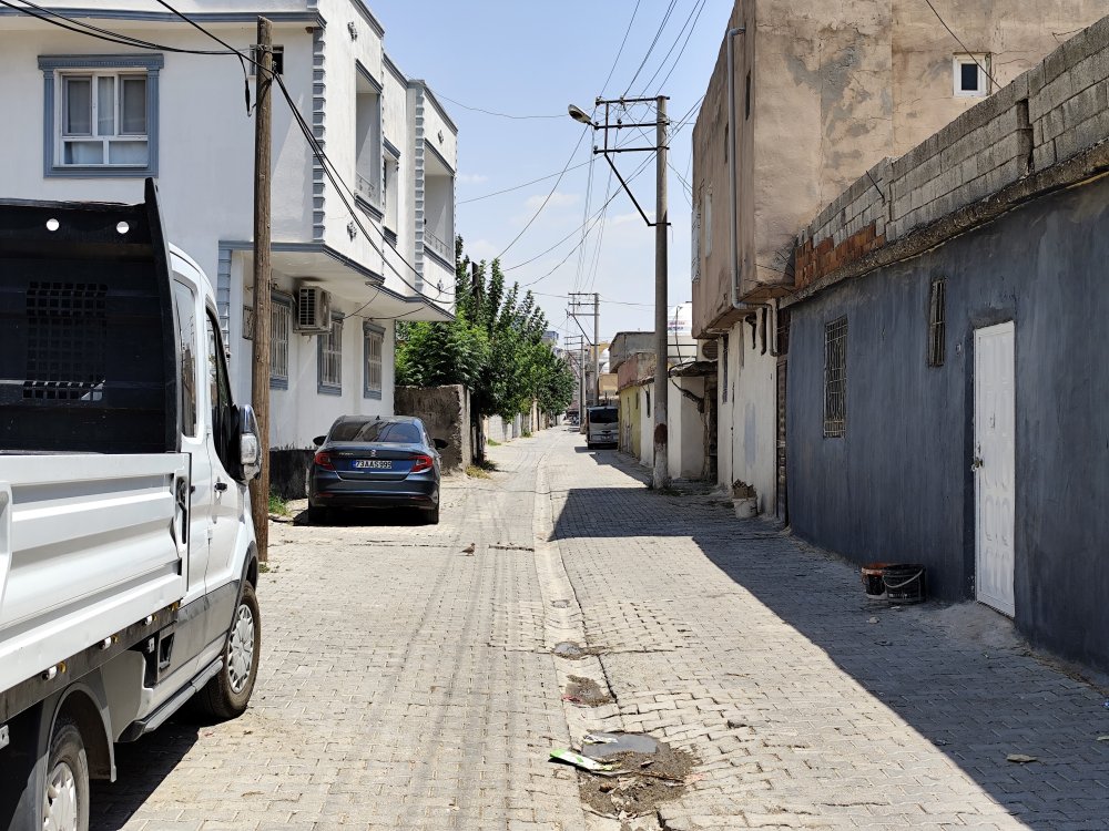 O ilçede hava sıcaklığı 44 dereceyi buldu; Cadde ve sokaklar boş kaldı