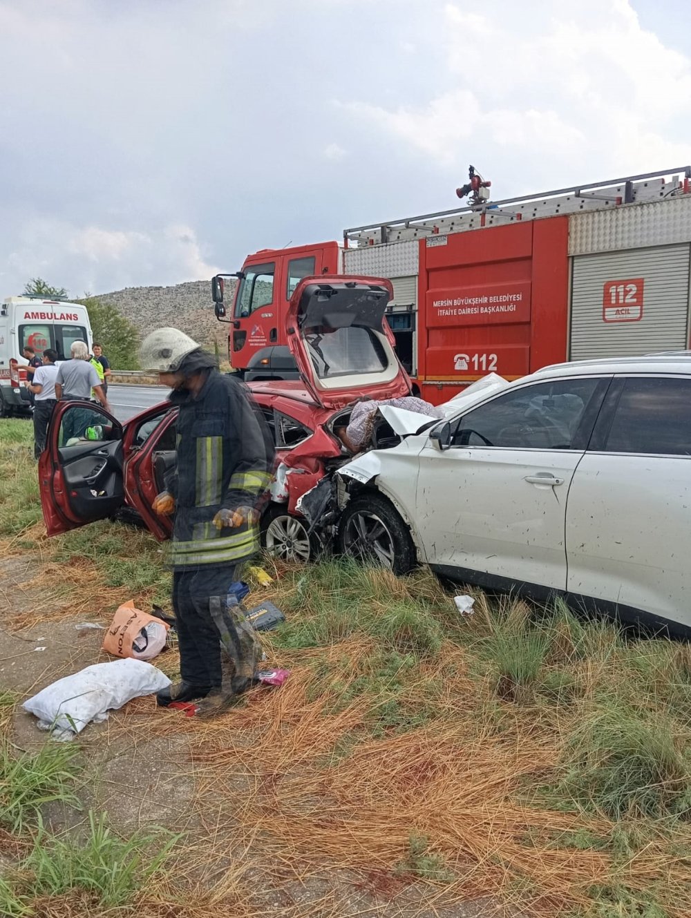 Otoyolda trafik kazası: 1 ölü, 5 yaralı