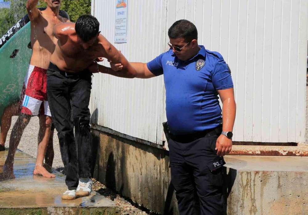 Polise neşter ve av baltası ile direndiler!