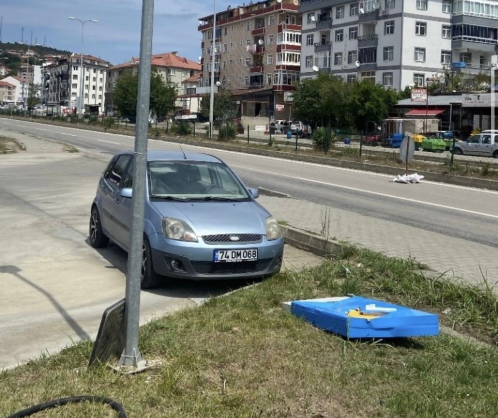 Direksiyon başında kalp krizi geçiren doktor, hayatını kaybetti