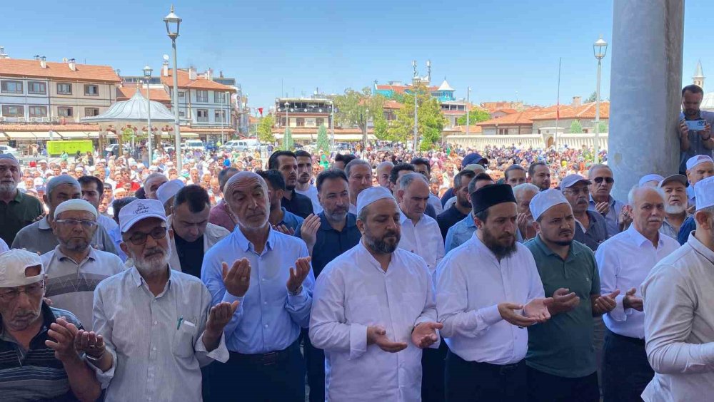 Konya’da İsmail Haniye ve hayatını kaybeden Filistinliler için gıyabi cenaze namazı