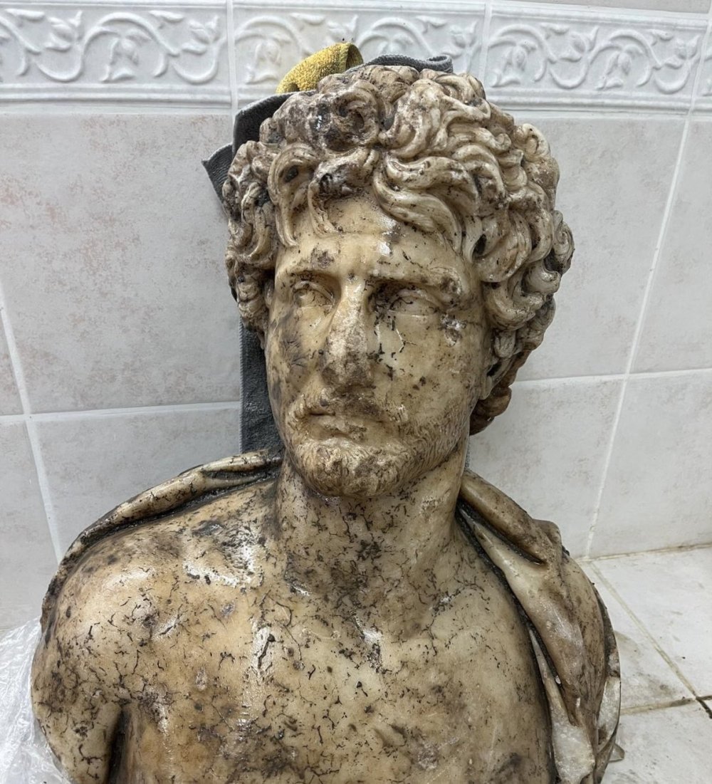 Düzce'de İmparator Hadrian dönemine ait büst bulundu