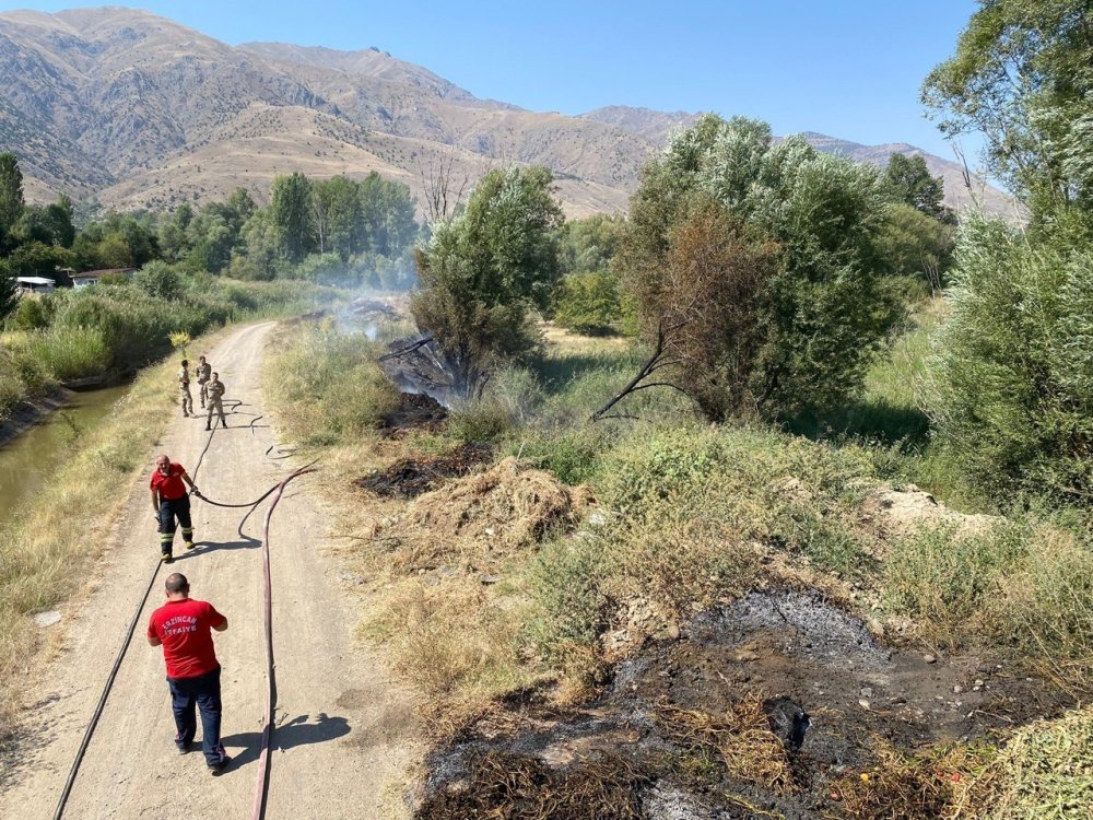 Erzincan'daki yangın büyümeden söndürüldü