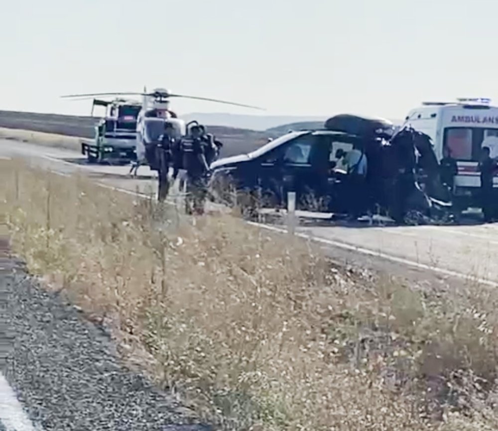 Konya'da tır ile minibüs çarpıştı: 1 ölü, 5 yaralı