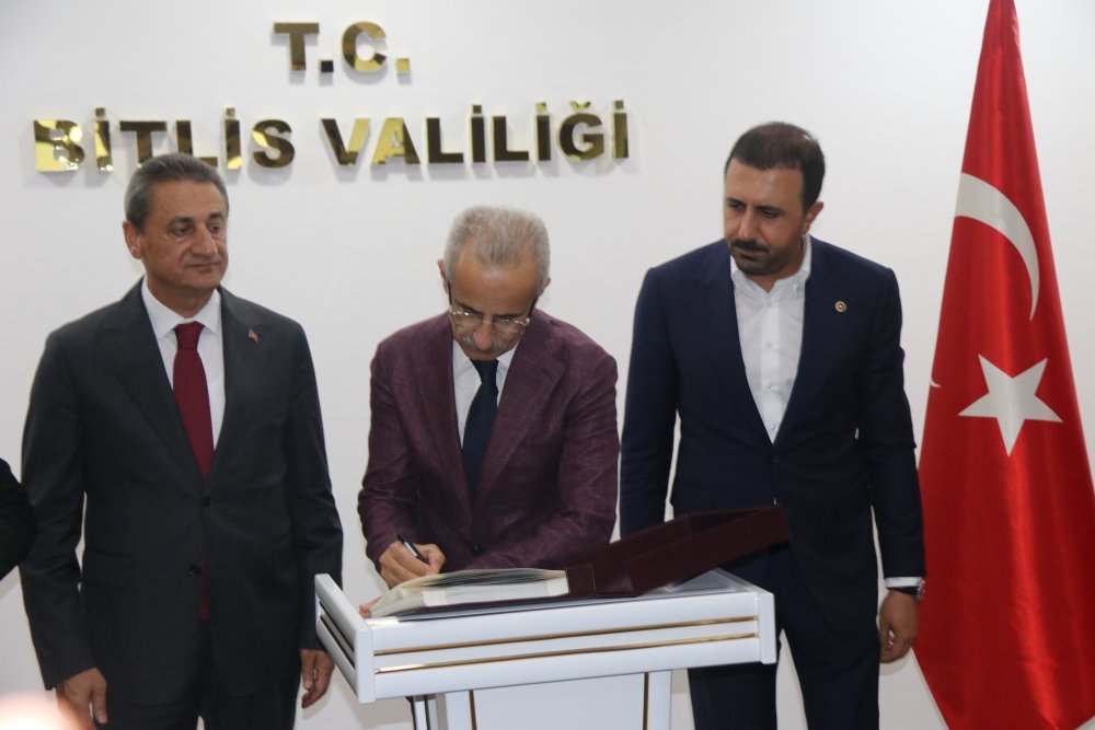 Bakan Uraloğlu: 40 dakikalık yolu 5 dakikaya indireceğiz