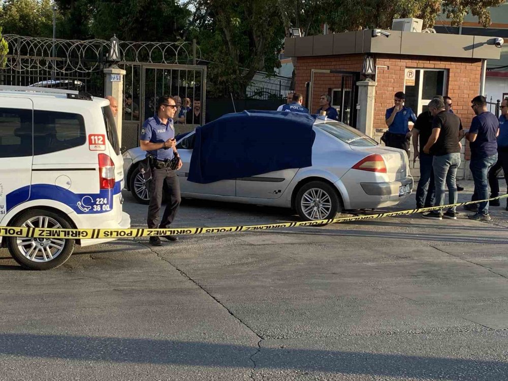 Konya'da vahşet: Defalarca bıçaklayarak öldürdüğü eşinin cesediyle teslim oldu