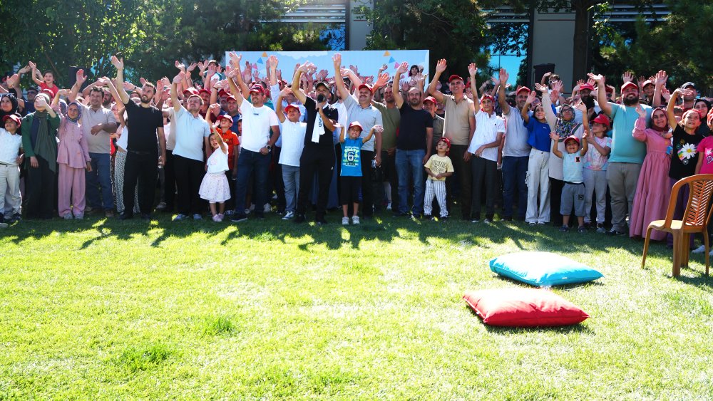 Konya'daki fabrikada üretim durdu, şenlik başladı