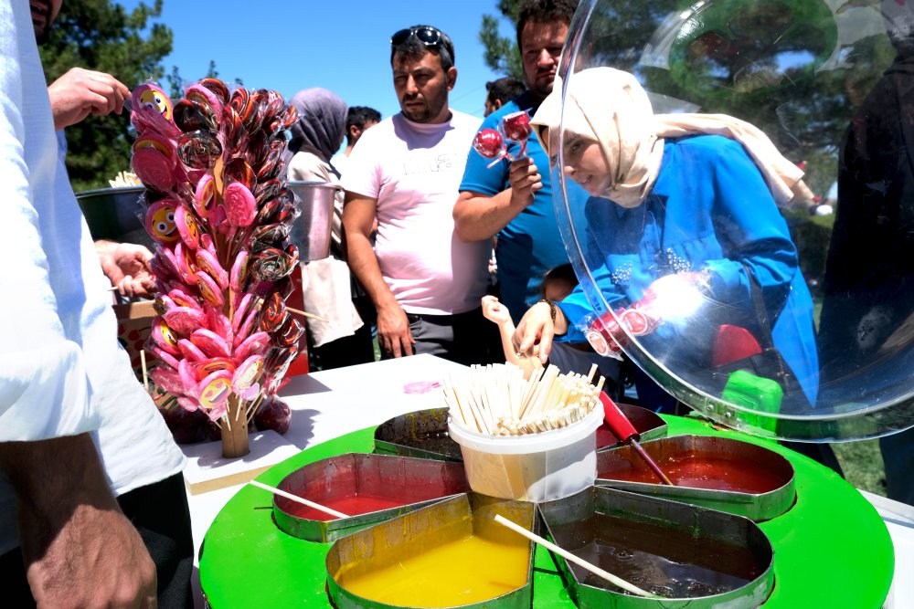 Konya'daki fabrikada üretim durdu, şenlik başladı