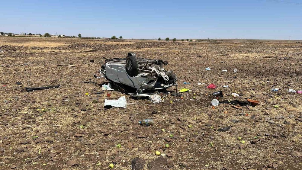 Otomobil şarampole yuvarlandı: 1 ölü, 3 yaralı