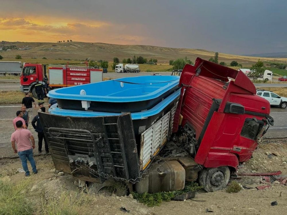 Kırıkkale'de TIR ile otomobil çarpıştı: 6 yaralı