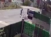 Oğluyla kavga eden çocuğa otomobiliyle çarpıp ev hapsi alan kadın, tutuklandı