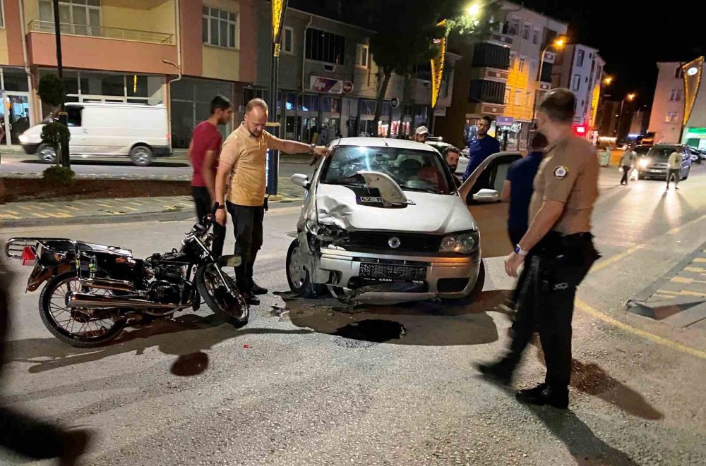 Konya’da otomobil ile motosiklet çarpıştı, yaralılar var