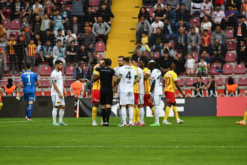 konyaspor-rekabette-onde-1.jpg