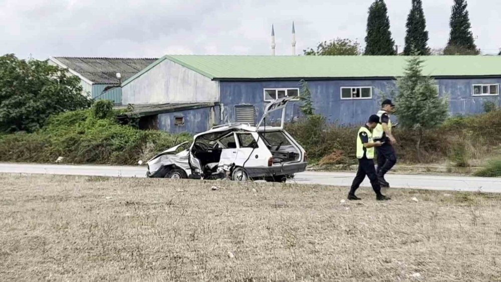 Sakarya’da duble yolda iki otomobil çarpıştı: 1 ölü, 1 yaralı