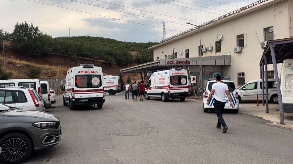 Tunceli'de askeri araç devrildi: 5 yaralı