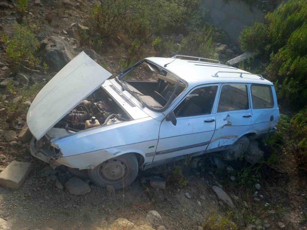 Antalya-Konya yolunda otomobil şarampole yuvarlandı, sürücü yaşamını yitirdi