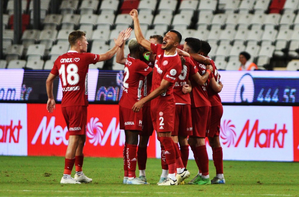 Antalyaspor, Adana Demirspor'u 2-1 yendi