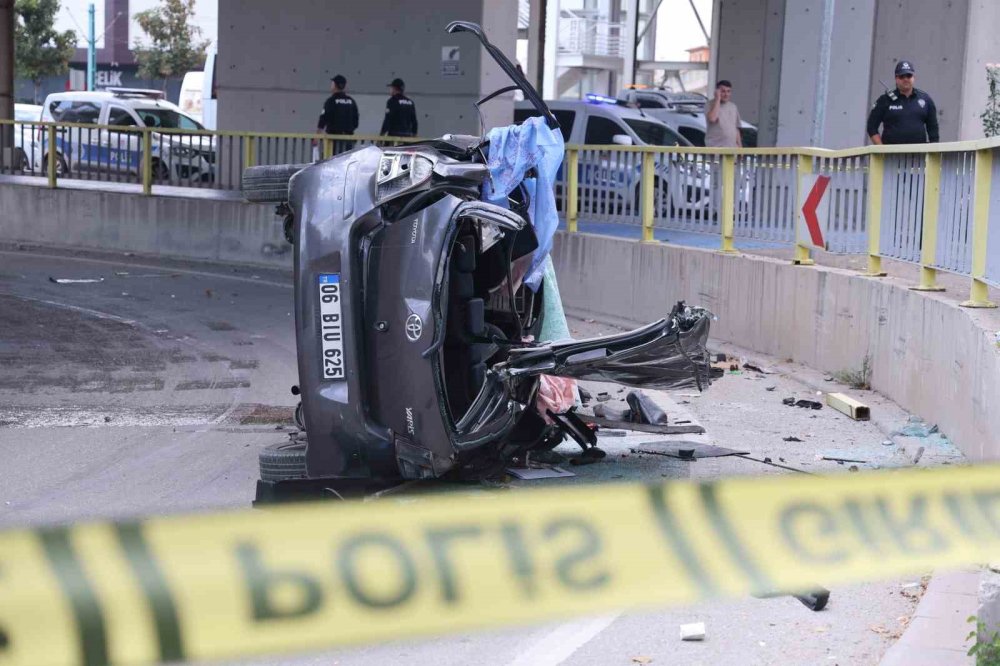 Konya merkezde üst geçitten aşağıya düşen otomobil sürücüsü kadın öldü