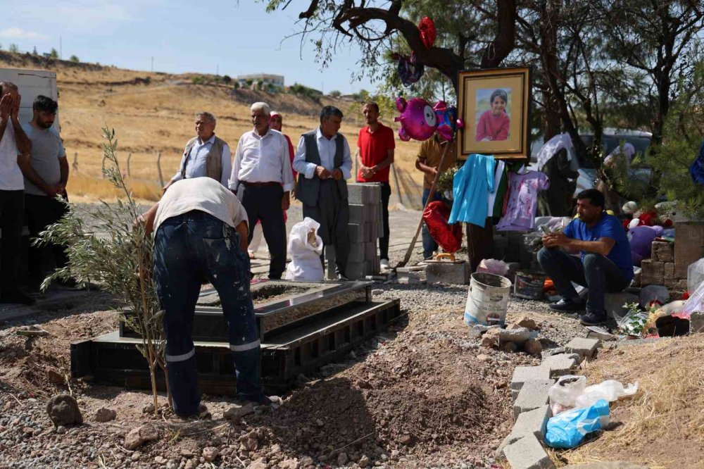 Narin Güran'ın mezarı yapıldı