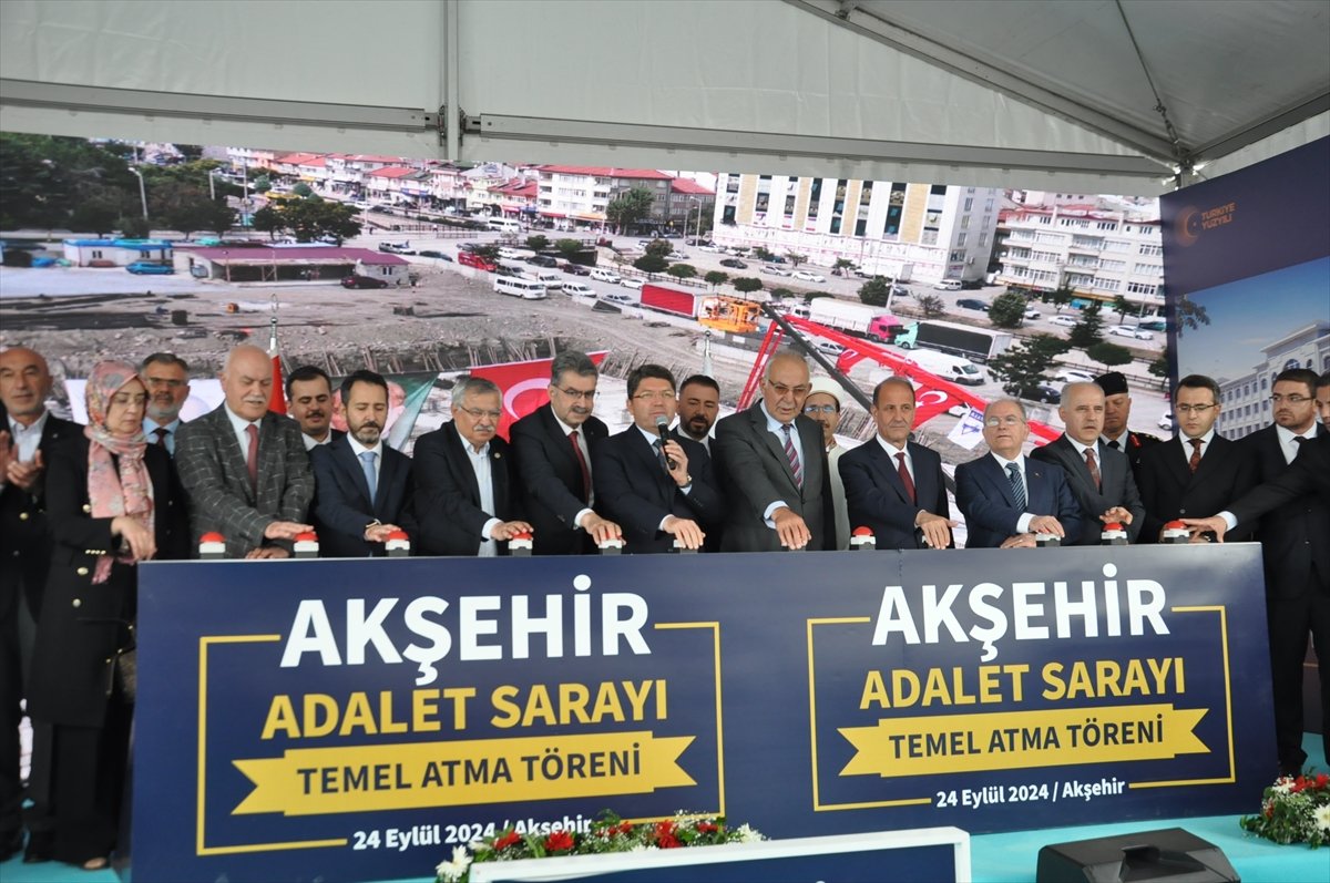 adalet-bakani-yilmaz-tunc-konyada-temel-atma-torenine-katildi-3.jpg